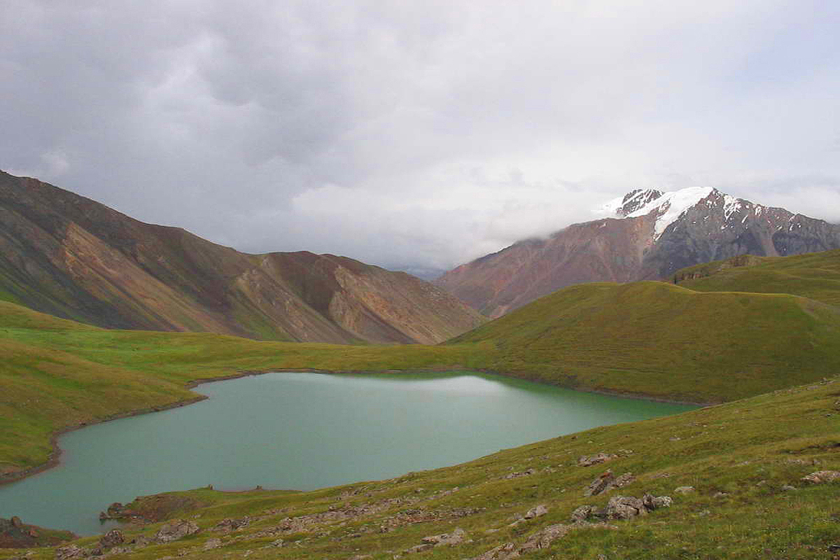 Ала кель. Озеро тешик Кель Киргизия. Озеро Кель-Суу Киргизия. Иссык-Кульская область озеро ала-Кель. Озеро туз Куль Киргизия.